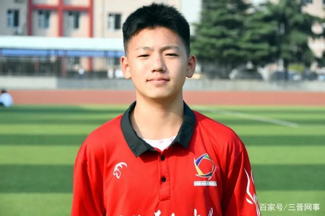 郑钦文获中网冠军，现场观众热烈 applauds，世界排名升至23位